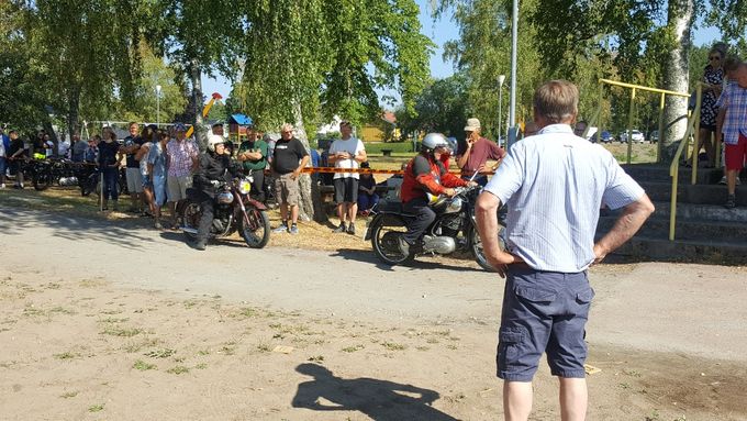 Ordföranden kollar läget!