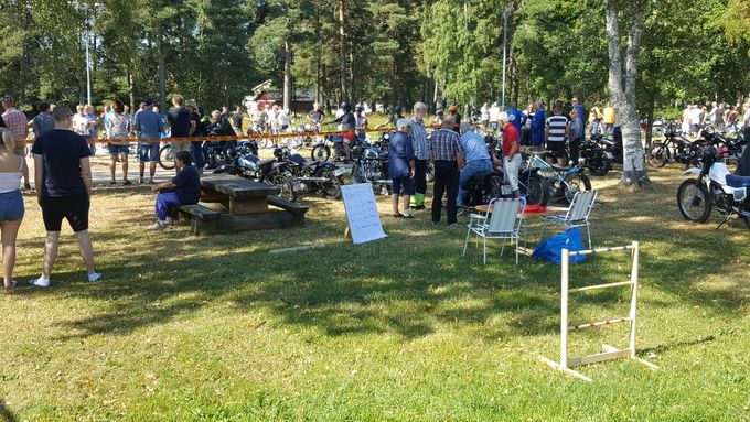 Uppställning av tävlande.